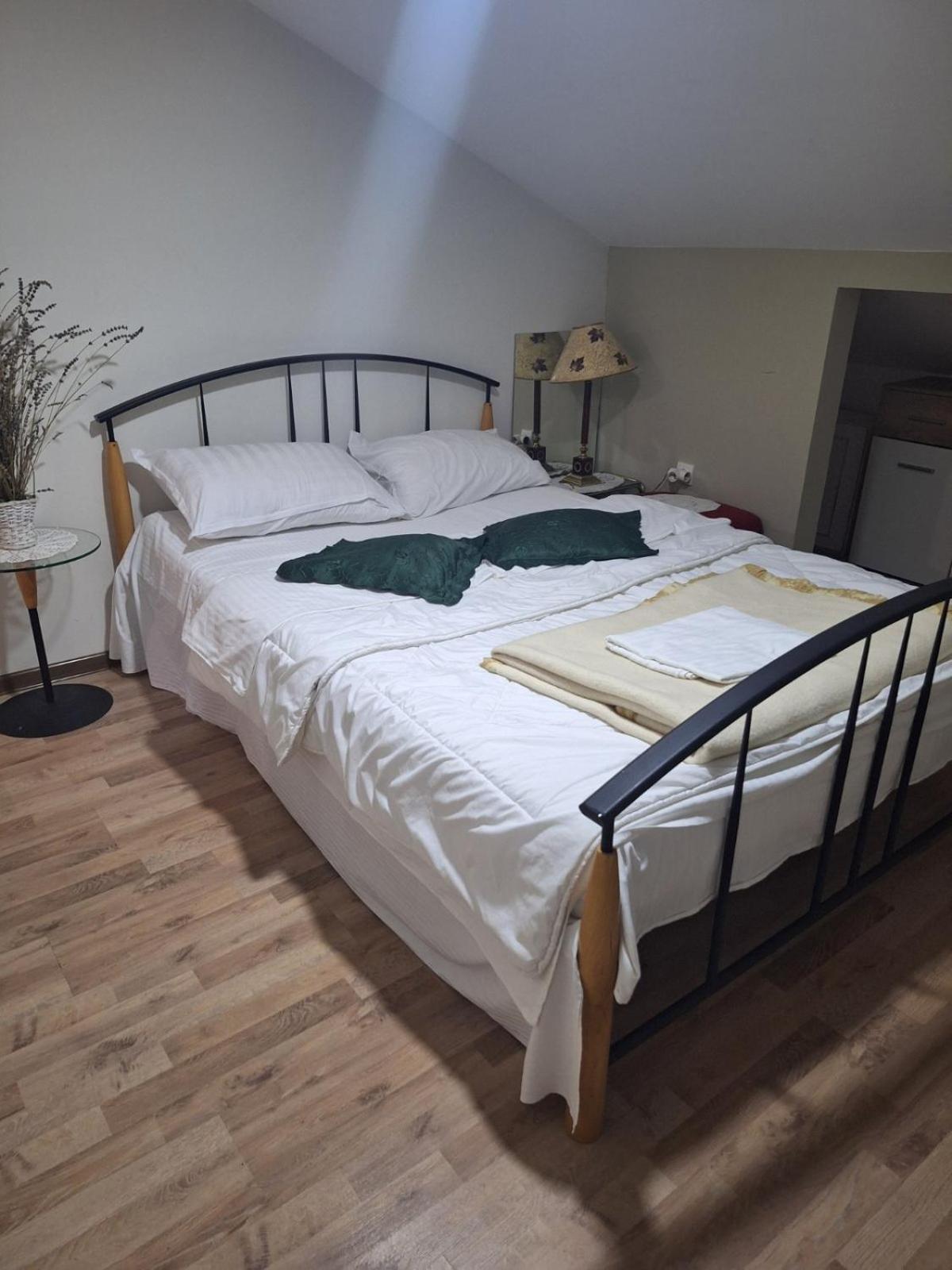 Jezero Apartment อารันเยโลวัคส์ ภายนอก รูปภาพ